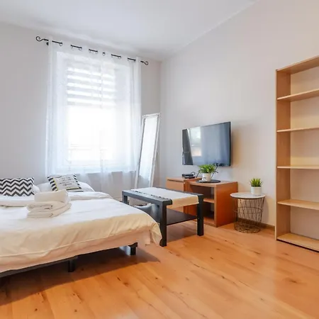 Strzelecka Urban By Bookinghost *