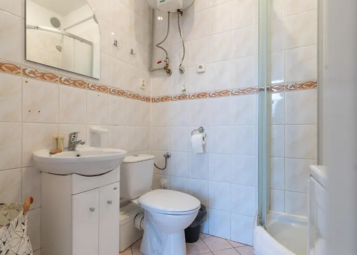 Strzelecka Urban By Bookinghost