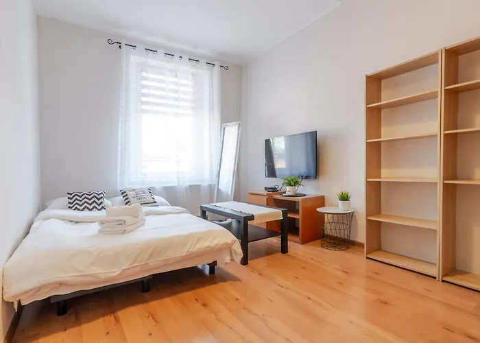 Strzelecka Urban By Bookinghost *