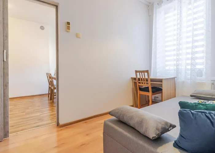 Strzelecka Urban By Bookinghost